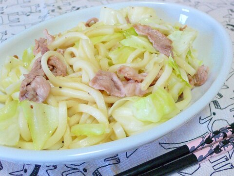鶏ガラスープの素で!簡単焼きうどん